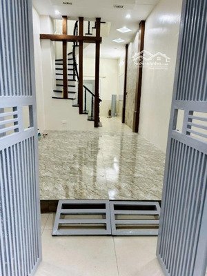 bán nhà hồ tùng mậu, lô góc, thang máy, nhà đẹp, gần phố, full nội thất. 45m2, 8,6 tỷ
