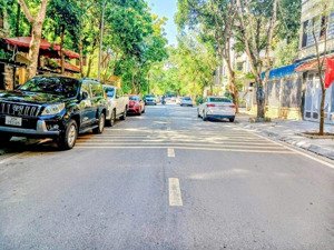 bán gấp biệt thự cầu giấy 360m có hầm- giá 88,99 tỷ 