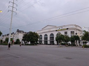 cần bán 164m2 biệt thự lideco xây thô 4 tầng.