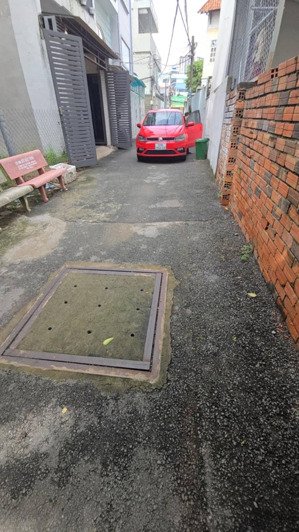 4,5 tỷ - 80m2 - hẻm xe hơi, không dính mộ, cách nguyễn thị định 30m