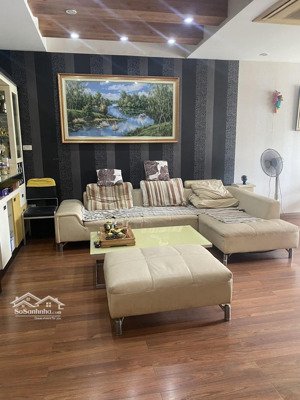 cho thuê nhà 57 láng hạ, dt 193 m2, có 3 pn, 2 phụ, nhà có nội thất đầy đủ, giá 25 triệu/tháng