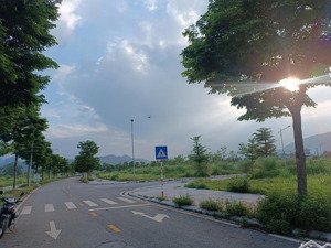 bán lô đất thị trấn lương sơn dự án riverview 130.7m2 bám mặt trục chính, giá 3.9 tỷ