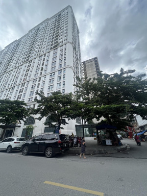 cho thuê mặt bằng căn góc phố lê văn lương, diện tích 750m2, mặt tiền 30m, thông sàn, pccc đầy đủ