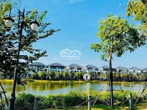 nhà phố view hồ hoàn thiện cơ bản giá thấp hơn nhà thô, liên hệ tư vấn 