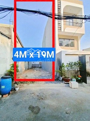 lô đất ngay chợ thủ đức _ diện tích sàn _320m2 _ xây dựng 4 tầng + tum ,80m2 ,giá chỉ 5,5 tỷ ( tl )