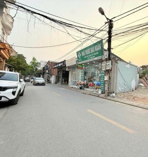 bán nhanh đất 38m2 tái định cư cự khối long biên. vỉa hè rộng. đường 13m