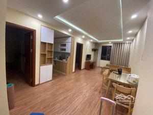 chỉ 11tr. cho thuê căn hộ 2pn thái hà 43phạm văn đồng - full nội thất đẹp