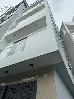 bán nhà xây mới lô góc phố văn hội gần học viện tài chính