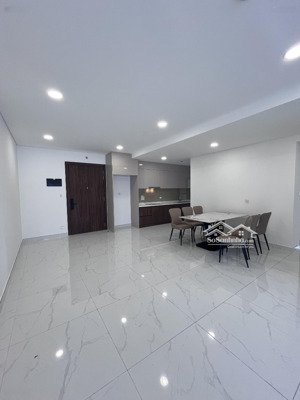 chính chủ gửi cho thuê căn 141m2 diamond brilliant giá chỉ 20 triệu full nội thất cơ bản