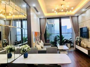 CC cần bán hơn 8,75 tỷ view hồ có đàm phán căn hộ 2PN.2VS-77m2 Vinhomes Skylake sẵn Full đồ bội thất đẹp .Liên hệ 0344529391