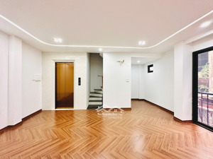 bán nhà ngõ 29 nguyễn chí thanh, dt 128m2, dtsd 108m2 x 6 tầng, giá 350tr/m2, ô tô vào tận nơi