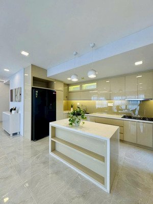 cần bán nhanh happy valley 135m2, pmh, quận 7