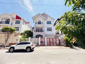 bán biệt thự gần đường liên phường q9 dt 270m(15x18m) giá 23 tỷ shr đường thông an ninh cao