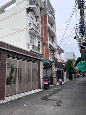 nhà 2 tầng đường hữu nghị bình thọ tiện làm vp cty khu vực sầm uất gần ngã 4 thủ đức