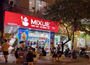 cho thuê mặt bằng kinh doanh phố hàng chiếu dt 90m2, mặt tiền 5m, giá thuê 50tr. kd mọi mô hình