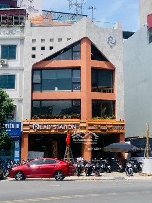 view hồ ngọc khánh cực chill - phố đi bộ cực đẹp. mặt phố phạm huy thông. diện tích 120m2 x 4 tầng