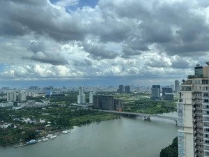 chuyển nhượng căn hộ 3pn tòa c1 vinhomes central park. diện tích cực khủng 135m2 