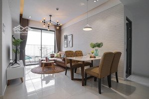 giá thật: lầu cao, tháp a, 6,7 tỷ bao tất cả phí, căn 70m2, 02pn, sẵn sổ hồng: gọi hương