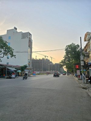 bán nhà mặt đường lê thánh tông, cách dự án 384 tầm 500m