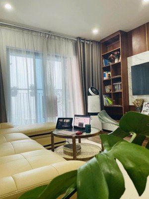 cho thuê căn hộ chung cư r2 goldmark city 136 hồ tùng mậu 93m2 , 2pn+2vs , full nội thất