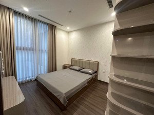 em cần bán gấp căn 1 ngủ 1wc tại vinhomes symphony lh: 