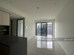 nhanh tay chốt ngay 2pn, view cầu bason,giá chỉ 40 triệu.nội thất cơ bản, đón sáng. opera metropole