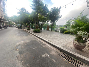 bán nhà mặt phố từ hoa, vũ miên, view trực diện mặt hồ tây, vỉa hè 4m. sổ đỏ nở hậu đẹp