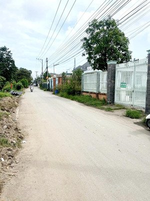 đất lái thiêu gần cầu phú long lh 