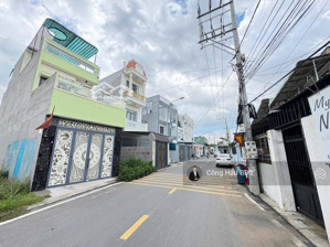 bán đất mt bùi thị cội, p. tân đông hiệp. dt: 193.8m2 (6x 32m) thổ cư: 101.8m2 đường 6m.giá: 5.3 tỷ