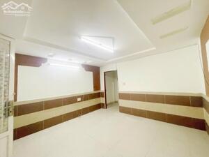 Gấp bán nhà 2T, 60M2, đường thông. Ngay Kha Vạn Cân. Linh Chiểu.