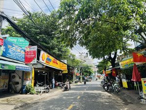 dãy trọ 2 tầng 100.4m2, gần đại học cảnh sát, ngang 8.8m vuông vức, không lộ giới, sổ đẹp vuông vức