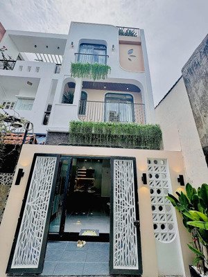 chuyển công tác cần bán nhà đ trương định- p vts-q3, dt 4tỷ1/74m2 cho thuê 25 tr/th, gần cv tao đàn