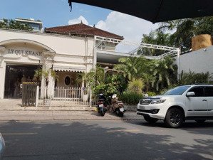 bán khuôn đất đường trần quang diệu quận 3 - dt: 30x40m cn: 1200m2 giá 185 tỷ.lh: 