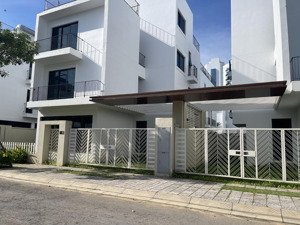 tặng gói sân vườn 540 triệu, ck 10%, vay 0% lãi suất trong 24 tháng. sẵn sổ