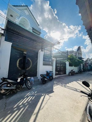 rẻ nhất khu, 2 tầng, 5.5x18m, 3.79 tỷ, (hời) tân đông hiệp, vincom 550, chợ thông dụng