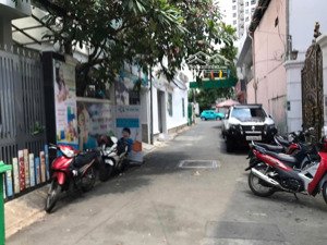 cần cho thuê phòng lầu 2 rộng 20m2 full nội thất - trần bình trọng q10 có ban công giá 3 triệu 8
