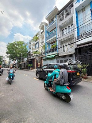 bán nhà mặt tiền giáp quận 10 giá rẻ nhất khu, 65m2, 5 tầng mới đẹp