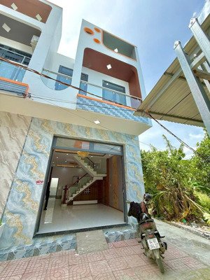 nhà đẹp sau lưng chợ trung thành - cần đước - long an