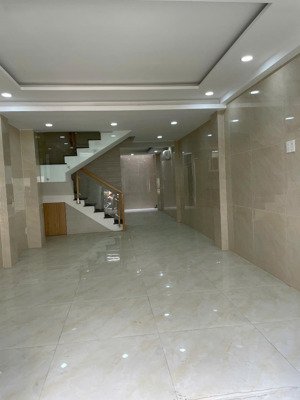 bán nhà 5 tầng, xe oto ngủ trong nhà nguyễn thượng hiền, 55m2, 8.9 tỷ