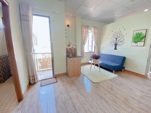 cho thuê căn hộ 1 phòng ngủ-1 phòng khách-ban công siêu thoáng cách q1, 7 chỉ 3,4 phút bằng xe..