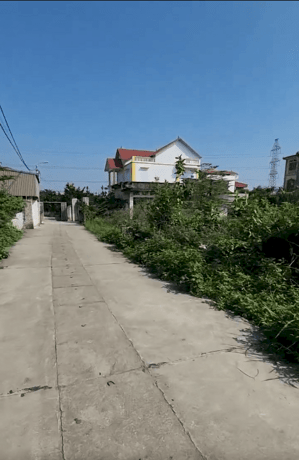Bán lô 40m2 đất Kim Hoa - Mê Linh , vị trí Hoa Hậu . Oto đỗ cửa , giáp VD 4 thủ đôĐại lý ô tô gần đây