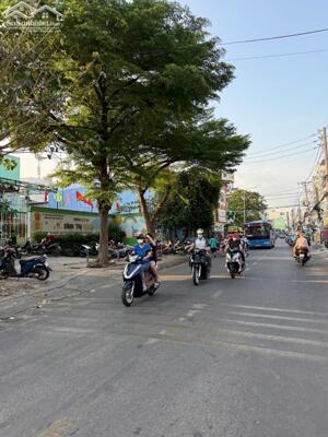 Nhỉnh 3 tỷ - Bán nhà đẹp 2 tầng - DTSD 72M2 - Hẻm xe hơi - Ngay Tên Lửa mới - Bình Tân