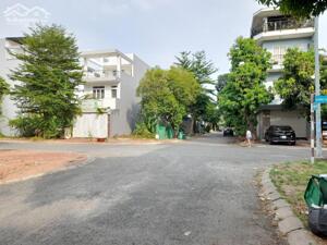 Bán lô biệt thự KDC Nam Long, P.Phước Long B, DT 240m2 (12 x 20)