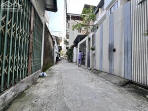 Cần bán nhanh mảnh đất tặng căn nhà cấp 4 đường thông ô tô gần đường Ngô Gia Tự