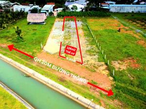 300m2 có 126m2 thổ cư. view kênh, gàn cổng chính KCN. 499tr