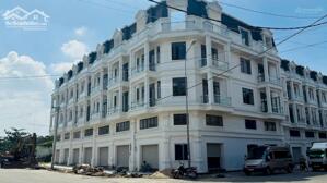 Shophouse 5 tầng, 5x20m, trực diện chợ An Sương, sổ sẵn - công chứng ngày