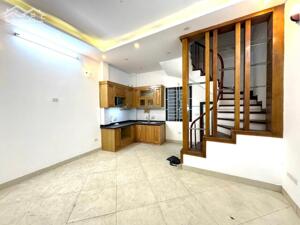 BÁN NHÀ CẦU GIẤY 33M2, 5 TẦNG, MẶT TIỀN 5.4M, Ô TÔ ĐỖ SÁT NHÀ, 30 MÉT RA MẶT PHỐ, 8,28 TỶ