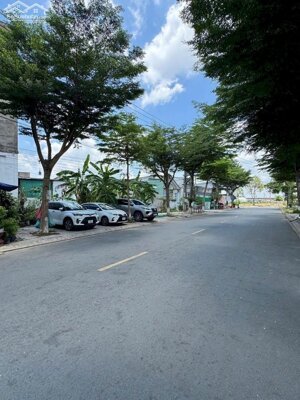 Nền mặt tiền đường Xuân Hồng - Cách bệnh viện Nhi đồng 500m