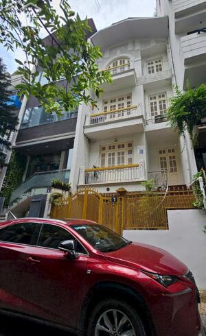 Cho thuê nhà có sân to ở Trường chinh 126m2 x 3 tầng ở, làm VP, café sân vườn