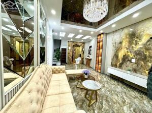 Nhà Đẹp Ô Tô Đỗ Cửa, Thang Máy Giảng Võ, Đống Đa 46/58m, 7 tầng, mt 5m, giá 23.3 tỷ.